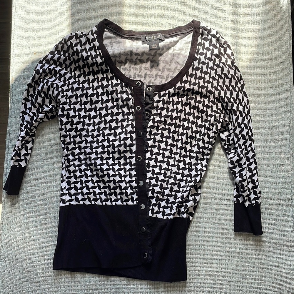 White House black market sweater size XS